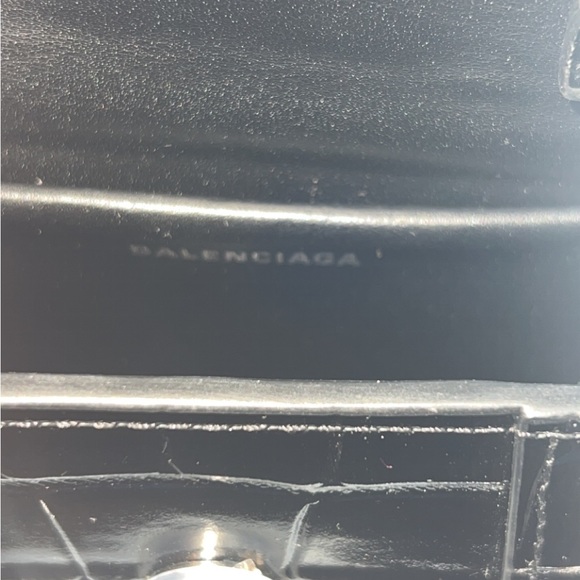 B. Purse - Picture 5 of 5